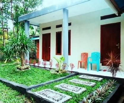 Tangkoko Macaca Hotel Rinondoran Екстериор снимка