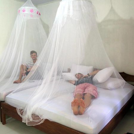 Tangkoko Macaca Hotel Rinondoran Екстериор снимка