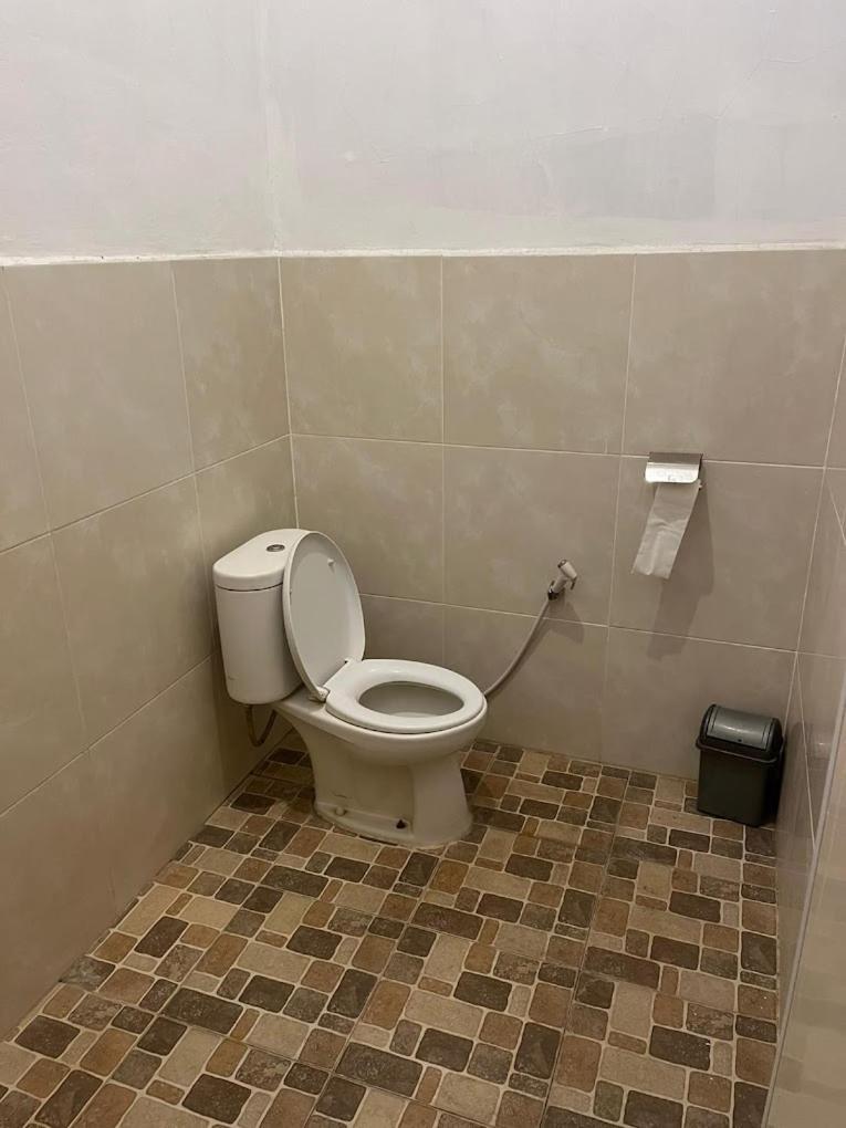 Tangkoko Macaca Hotel Rinondoran Екстериор снимка